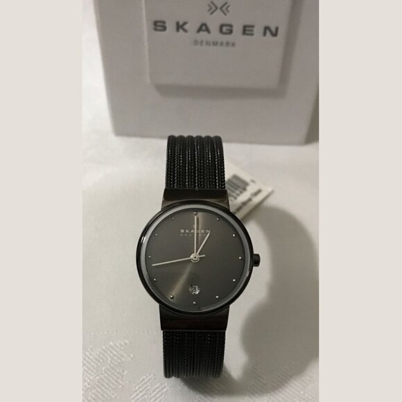 Sleek Skagen Women’s Gunmetal Mesh Watch – Swarovski Dial - Picture 2 of 8